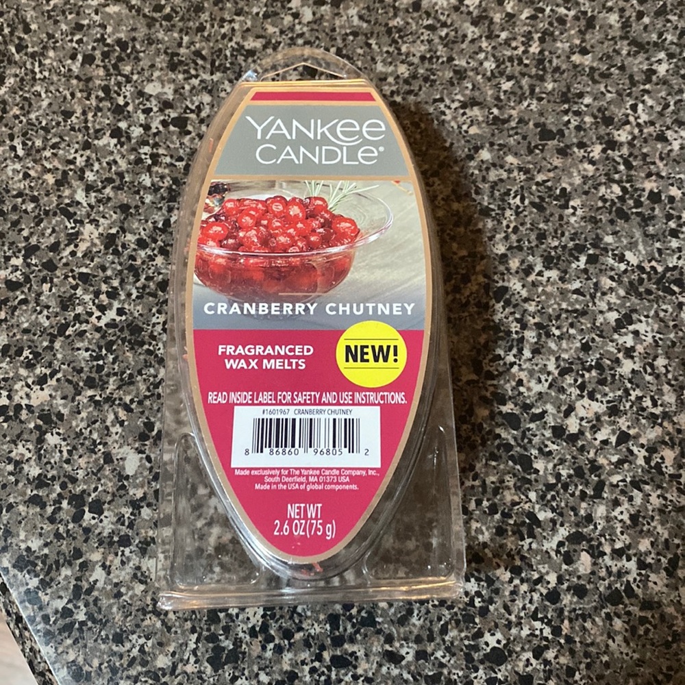 Yankees Candle Cranberry Chutney wax melts.